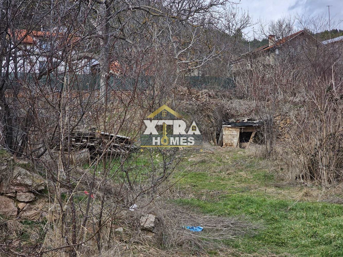 Къща с двор в кв. Сеславци - 0