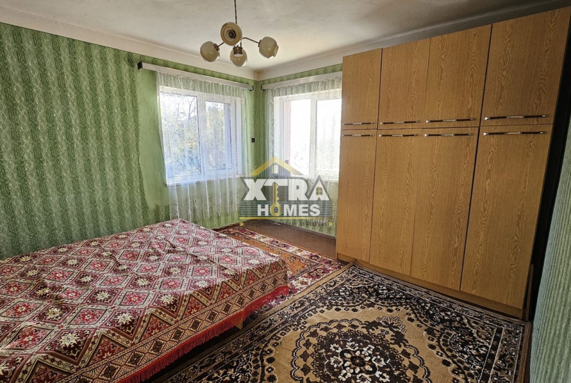 Къща с довр в кв. Сеславци - 0