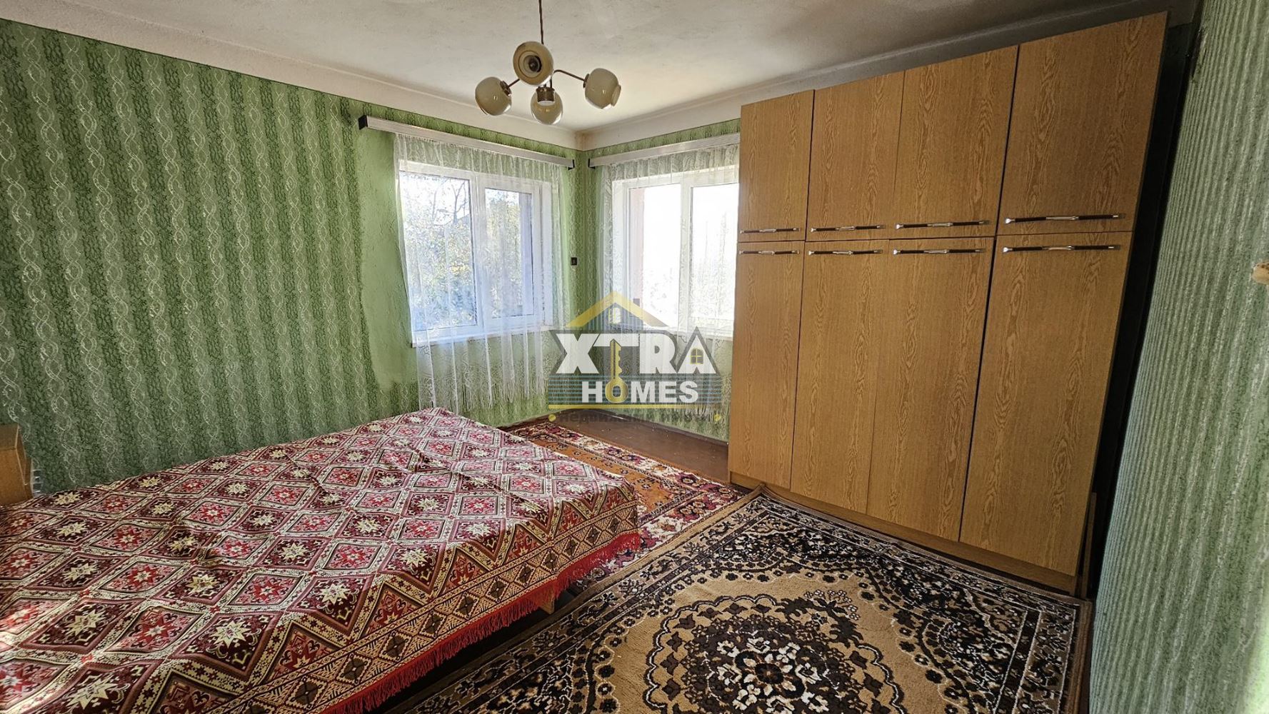 Къща с довр в кв. Сеславци - 0