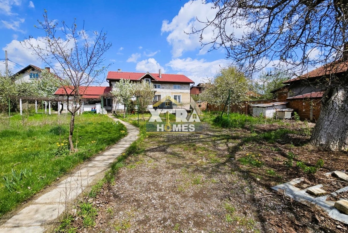 🏡 Просторен дом с голям двор в с. Горни Богров – тишина и бърз достъп до София - 0