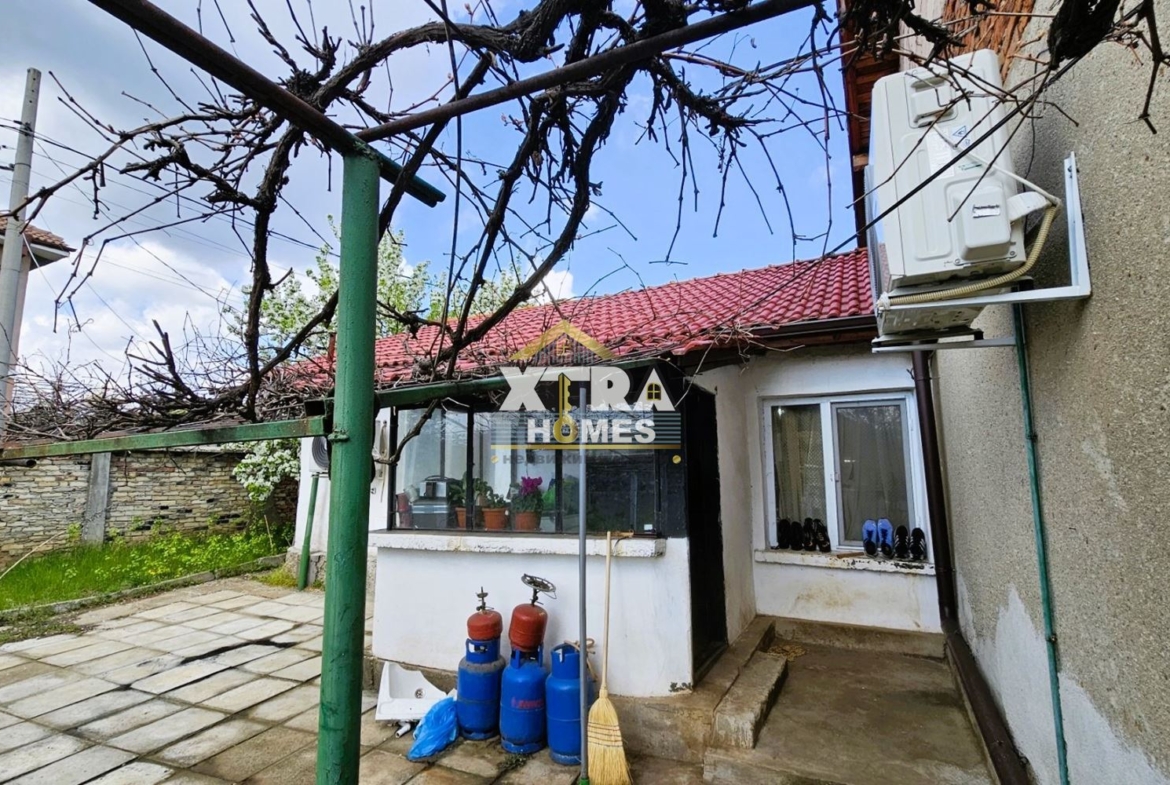 🏡 Просторен дом с голям двор в с. Горни Богров – тишина и бърз достъп до София - 0
