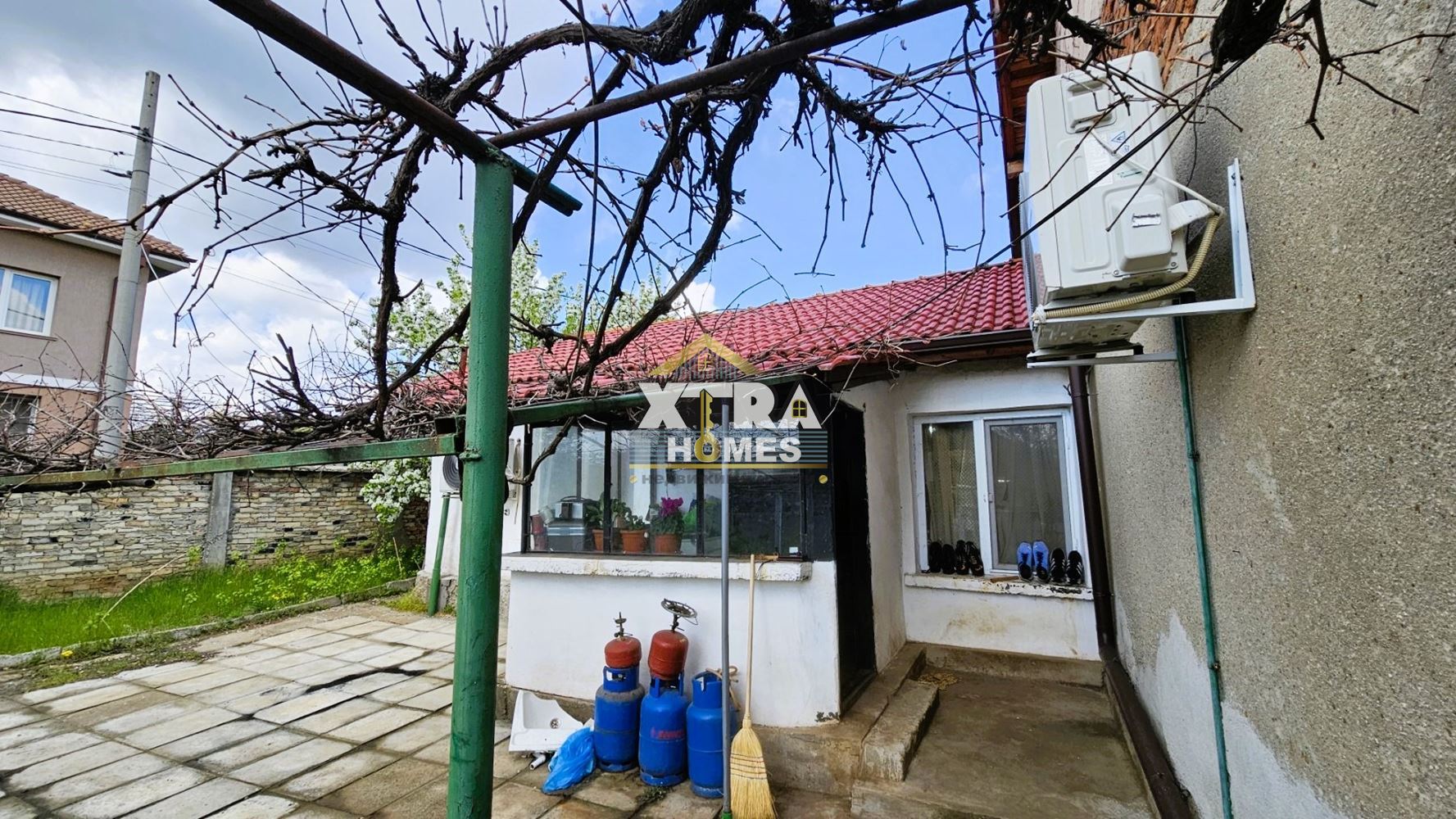 🏡 Просторен дом с голям двор в с. Горни Богров – тишина и бърз достъп до София - 0