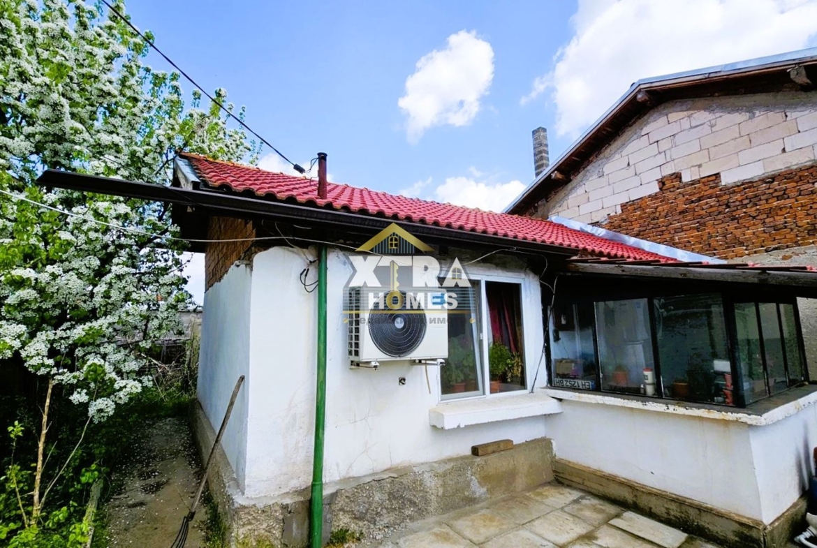 🏡 Просторен дом с голям двор в с. Горни Богров – тишина и бърз достъп до София - 0