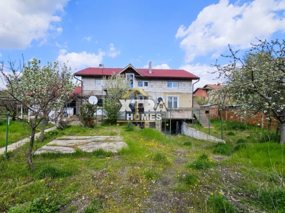 🏡 Просторен дом с голям двор в с. Горни Богров – тишина и бърз достъп до София - 0